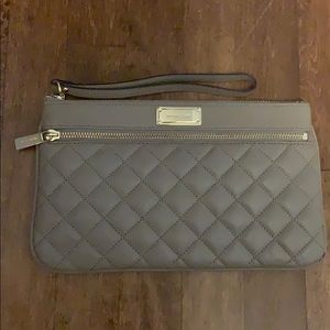 Michael Kors Quilted wristlet Gold taupe